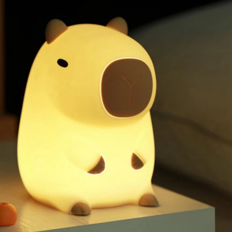Luminária Capivara DreamLight – Luz Noturna Infantil
